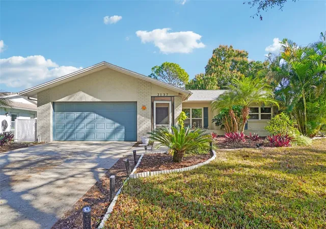 Photo 1 of Single family home for sale at 2137 Malcolm Dr, Palm Harbor, FL 34684 | MLS# TB8462729 | Listing updated on 2026-10-06