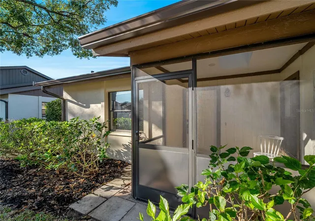 Photo 2 of Single family home for sale at 365 Oak Hl Way #32, Sarasota, FL 34232 | MLS# A4677958 | Listing updated on 2026-10-07