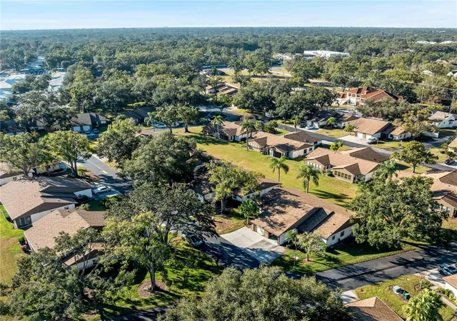 Photo 39 of Single family home for sale at 365 Oak Hl Way #32, SARASOTA, FL 34232 | MLS# A4677958 | Listing updated on 2026-10-07