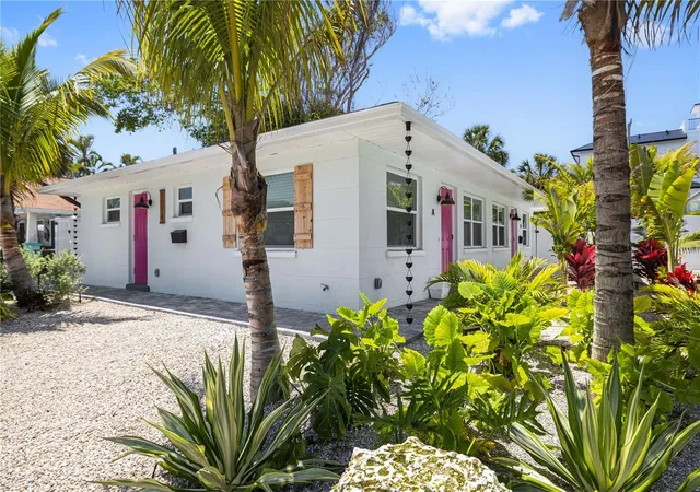 Photo 1 of Single family home for sale at 3014 Gulf Dr, Holmes Beach, FL 34217 | MLS# A4678029 | Listing updated on 2026-09-15