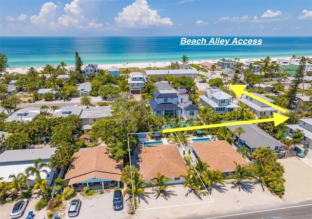 Photo 2 of Single family home for sale at 3014 Gulf Dr, Holmes Beach, FL 34217 | MLS# A4678029 | Listing updated on 2026-09-15