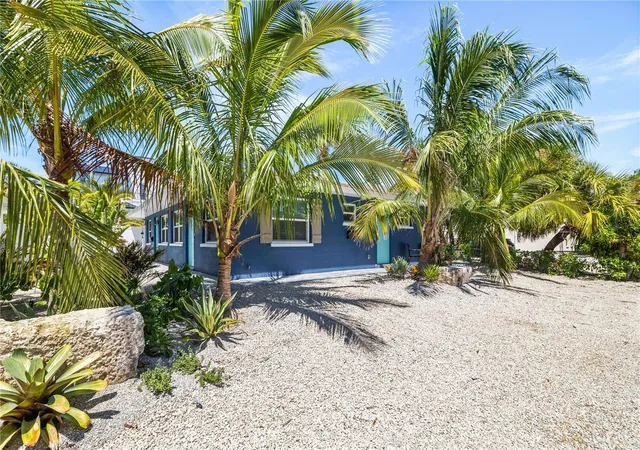 Photo 1 of Single family home for sale at 3016 Gulf Dr, Holmes Beach, FL 34217 | MLS# A4678032 | Listing updated on 2026-09-15