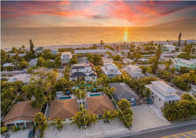 Photo 3 of Single family home for sale at 3016 Gulf Dr, Holmes Beach, FL 34217 | MLS# A4678032 | Listing updated on 2026-09-15
