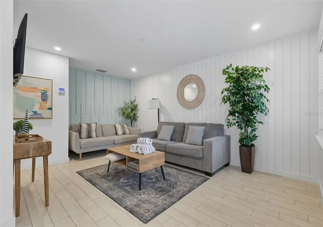 Photo 4 of Single family home for sale at 3016 Gulf Dr, Holmes Beach, FL 34217 | MLS# A4678032 | Listing updated on 2026-09-15