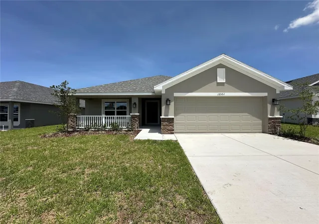 Photo 1 of Single family home for sale at 12551 Ne 48th Terrace, Oxford, FL 34484 | MLS# OM716549 | Listing updated on 2026-09-28
