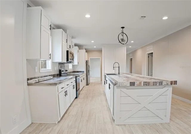 Photo 1 of Manufactured home for sale at 45 Kelly Ridge Rd, Frostproof, FL 33843 | MLS# K4903214 | Listing updated on 2026-10-06