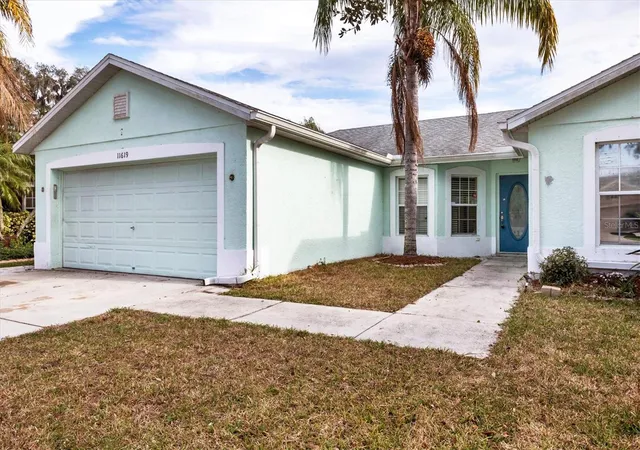 Photo 3 of Single family home for sale at 11619 Summit Rock Ct, Parrish, FL 34219 | MLS# A4678207 | Listing updated on 2026-10-01