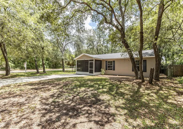 Photo 1 of Single family home for sale at 4438 Calamondin St, Lady Lake, FL 32159 | MLS# G5106731 | Listing updated on 2026-10-08