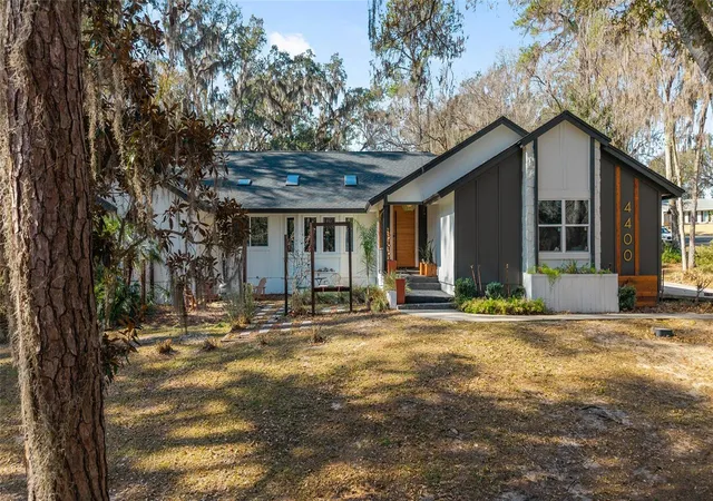 Photo 3 of Single family home for sale at 4400 Sw 20th Avenue, Ocala, FL 34471 | MLS# OM716762 | Listing updated on 2026-09-15