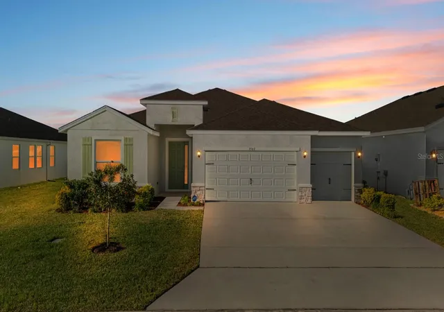 Photo 2 of Single family home for sale at 3507 Golden Wheat Ln, Plant City, FL 33565 | MLS# TB8465319 | Listing updated on 2026-10-01