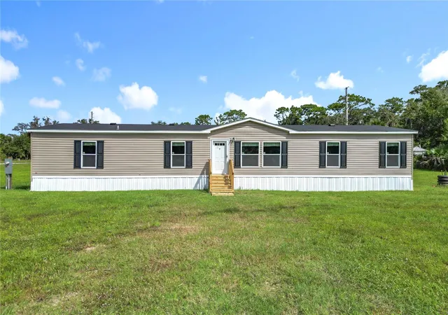 Photo 3 of Manufactured home for sale at 8969 W Candleglow St, Crystal River, FL 34428 | MLS# S5141901 | Listing updated on 2026-10-06