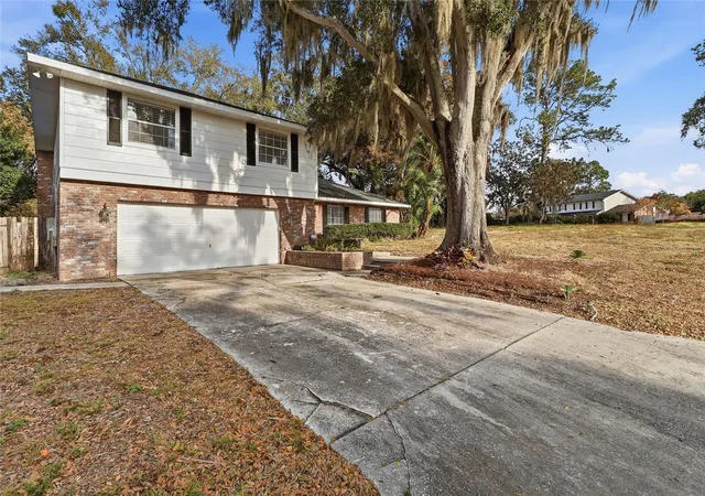Photo 3 of Single family home for sale at 148 Lake Otis Rd, Winter Haven, FL 33884 | MLS# L4958667 | Listing updated on 2026-09-18