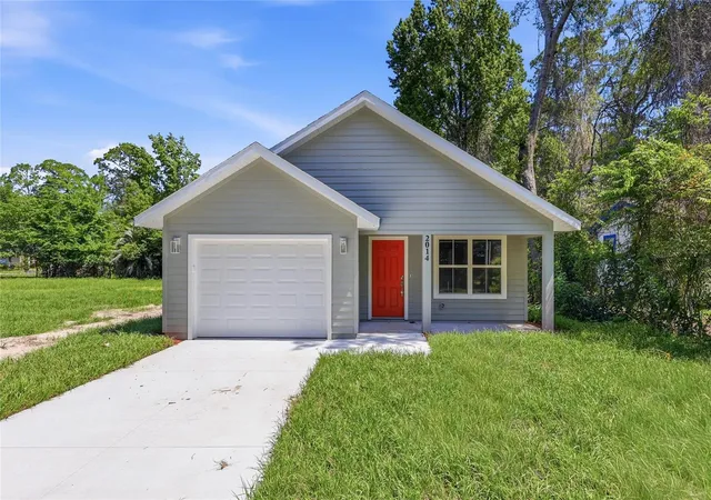 Single family home for sale at 2014 NE 3rd Place, GAINESVILLE, FL 32641 | MLS# O6374836