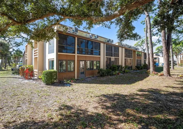 Photo 3 of Condo for sale at 25 Quails Run Blvd #6, Englewood, FL 34223 | MLS# D6145696 | Listing updated on 2026-09-11