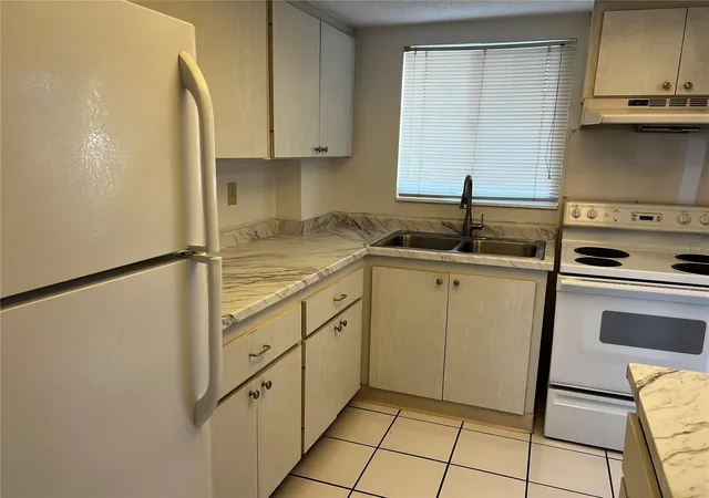 Photo 3 of Condo for sale at 4112 Heron Way #B106, Bradenton, FL 34205 | MLS# A4679671 | Listing updated on 2026-09-14