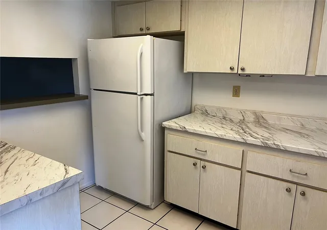 Photo 4 of Condo for sale at 4112 Heron Way #B106, Bradenton, FL 34205 | MLS# A4679671 | Listing updated on 2026-09-14