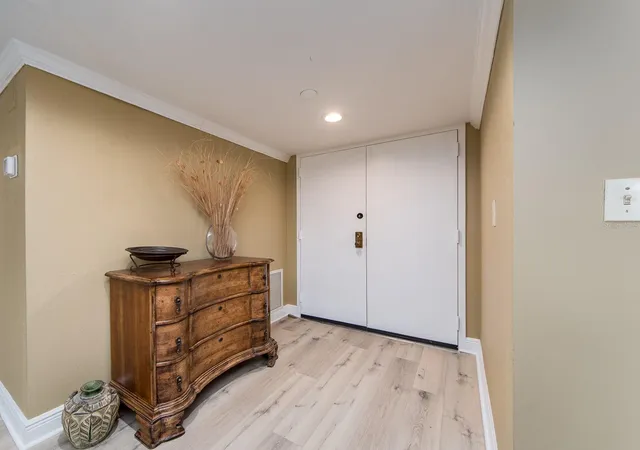 Photo 4 of Condo for sale at 1480 Gulf Blvd #610, Clearwater Beach, FL 33767 | MLS# TB8468674 | Listing updated on 2026-10-17