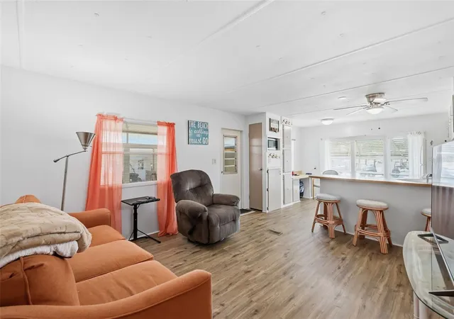 Photo 4 of Manufactured home for sale at 3896 Picciola Rd #371, Fruitland Park, FL 34731 | MLS# G5107426 | Listing updated on 2026-09-11