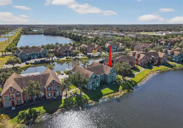 Listing Photo 5 - Condo for sale in building located at 9820 Lake Chase Island Wy, TAMPA, FL 33626 - Unit #9820