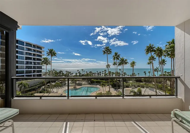 Photo 1 of Condo for sale at 545 Sanctuary Dr #B305, Longboat Key, FL 34228 | MLS# A4681142 | Listing updated on 2026-10-12