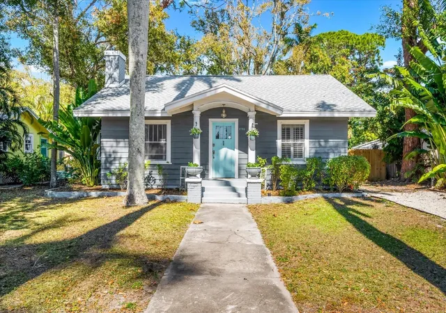 Photo 2 of Single family home for sale at 2726 8th Avenue W, Bradenton, FL 34205 | MLS# A4681182 | Listing updated on 2026-09-15