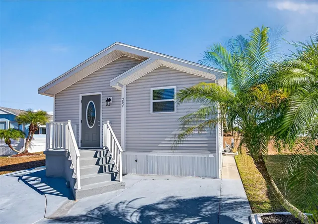 Manufactured home for sale at 204 Crown Point Dr, NOKOMIS, FL 34275 | MLS# N6142800