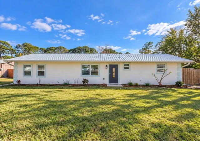 Photo 4 of Single family home for sale at 200 28th Street, Edgewater, FL 32141 | MLS# NS1087291 | Listing updated on 2026-09-24