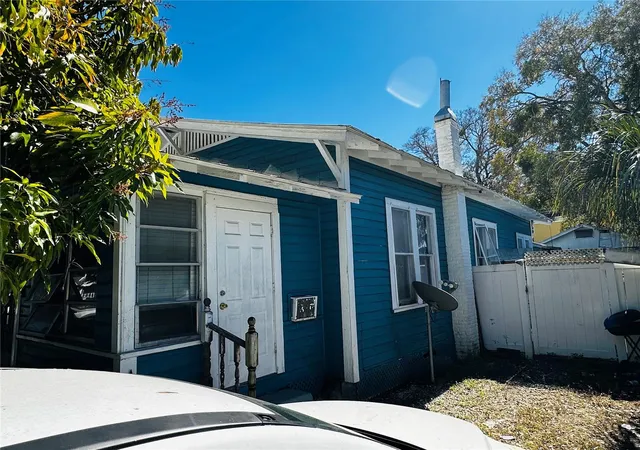 Photo 2 of Single family home for sale at 2415 Marconi St, Tampa, FL 33605 | MLS# TB8474757 | Listing updated on 2026-09-11