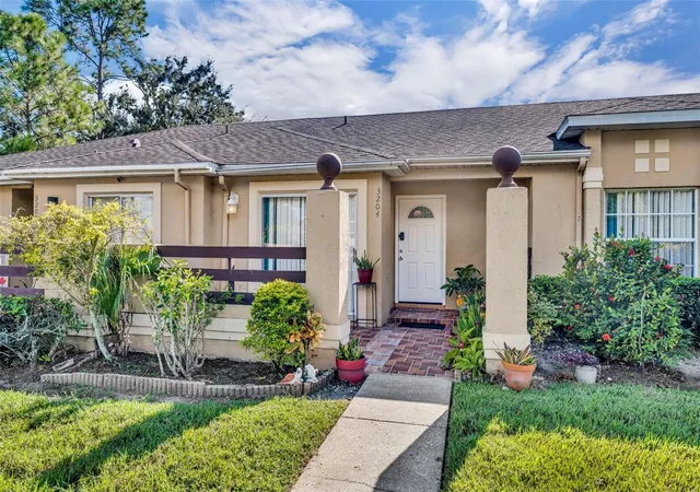 Photo 2 of Townhouse for sale at 3204 Tidewater Dr, Kissimmee, FL 34743 | MLS# O6383361 | Listing updated on 2026-09-10
