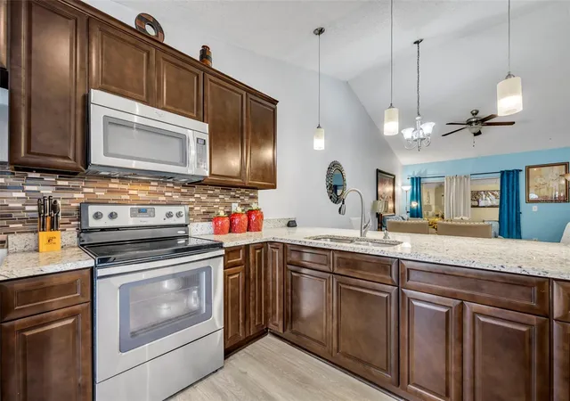 Photo 3 of Townhouse for sale at 3204 Tidewater Dr, Kissimmee, FL 34743 | MLS# O6383361 | Listing updated on 2026-09-10