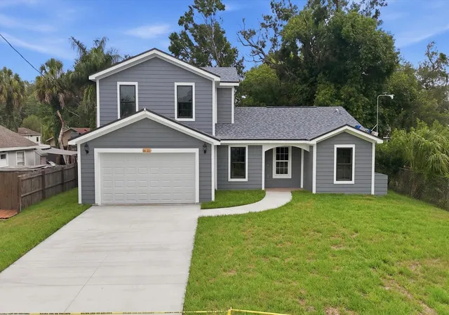 Photo 2 of Single family home for sale at 1615 31st Avenue E, Bradenton, FL 34208 | MLS# A4682980 | Listing updated on 2026-09-12