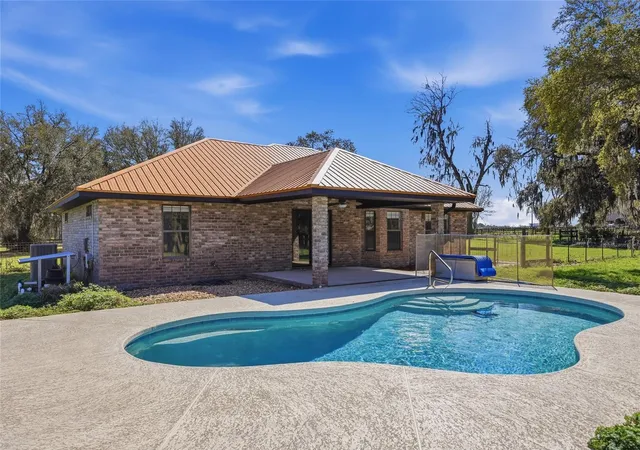 Photo 3 of Single family home for sale at 462 Sw Fairlington Ct, Lake City, FL 32025 | MLS# GC537665 | Listing updated on 2026-09-28