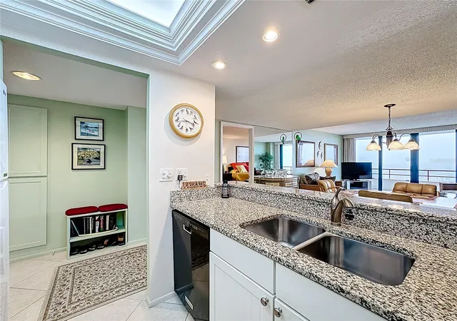 Listing Photo 4 - Condo for sale in building located at 6415 Midnight Pass Rd, Sarasota, FL 34242 - Unit #705