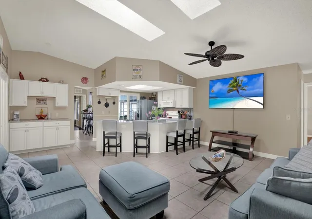Photo 2 of Single family home for sale at 729 Sandy Crk Dr, Brandon, FL 33511 | MLS# TB8478796 | Listing updated on 2026-09-10