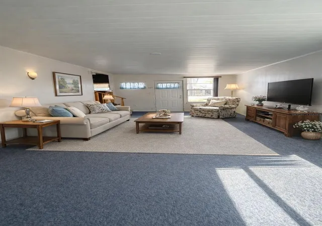 Photo 3 of Manufactured home for sale at 6 Red Quill Cir, Lake Wales, FL 33898 | MLS# L4959625 | Listing updated on 2026-09-14