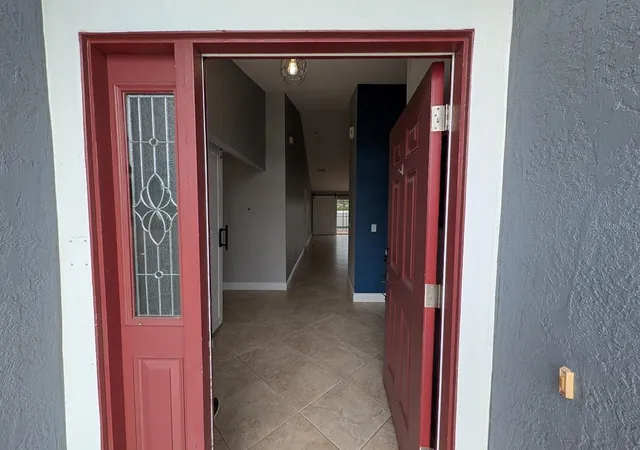 Photo 3 of Single family home for sale at 436 Bloomfield Dr, Kissimmee, FL 34758 | MLS# S5144432 | Listing updated on 2026-10-22