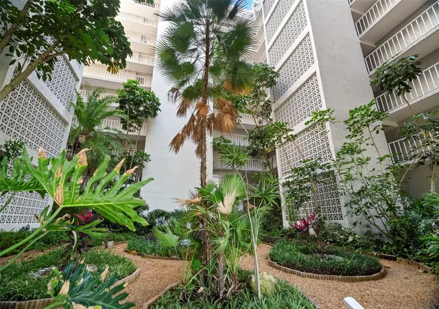 Photo 3 of Condo for sale at 500 N Osceola Ave #406, Clearwater, FL 33755 | MLS# TB8479503 | Listing updated on 2026-09-10