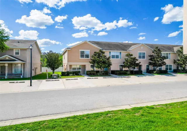 Photo 3 of Townhouse for sale at 5101 Chipotle Ln, Wesley Chapel, FL 33544 | MLS# TB8480785 | Listing updated on 2026-09-13
