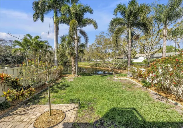 Photo 1 of Townhouse for sale at 812 Amelia Ct NE, Saint Petersburg, FL 33702 | MLS# TB8481073 | Listing updated on 2026-09-13