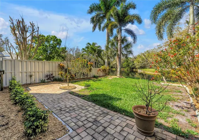 Photo 2 of Townhouse for sale at 812 Amelia Ct NE, Saint Petersburg, FL 33702 | MLS# TB8481073 | Listing updated on 2026-09-13