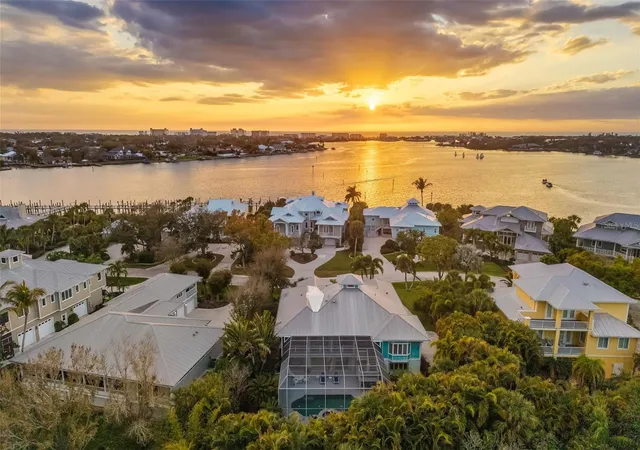 Photo 2 of Sale Pending at 746 Eagle Point Dr, Venice, FL 34285 | MLS# A4684361 | Listing updated on 2026-09-15