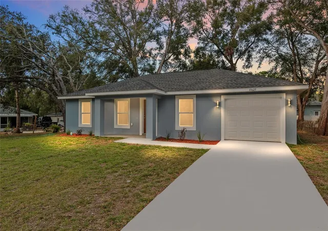 Photo 1 of Sale Pending at 1820 Sw Harbor Hills Rd, Dunnellon, FL 34431 | MLS# OM719831 | Listing updated on 2026-09-15