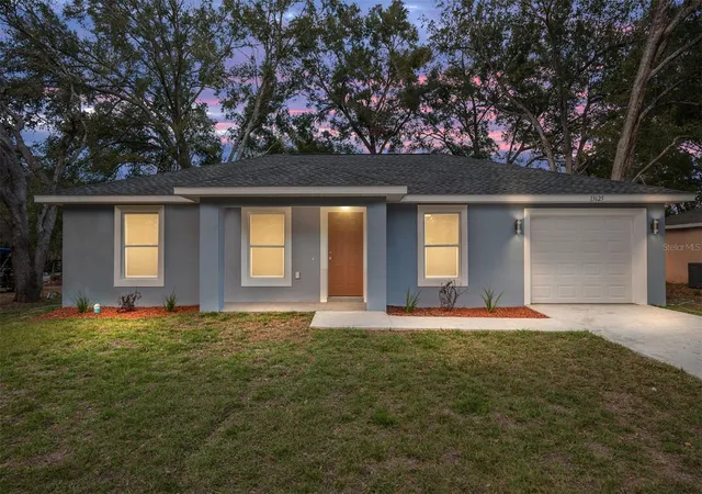Photo 2 of Sale Pending at 1820 Sw Harbor Hills Rd, Dunnellon, FL 34431 | MLS# OM719831 | Listing updated on 2026-09-15