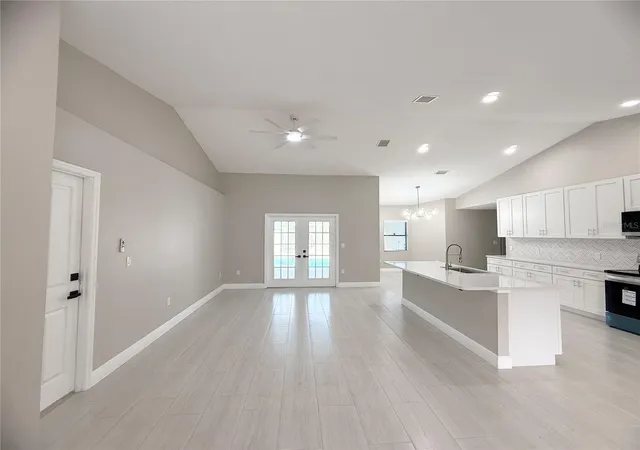Photo 3 of Single family home for sale at 4548 Yorkshire Ln, Kissimmee, FL 34758 | MLS# S5145086 | Listing updated on 2026-09-15