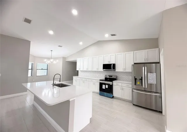 Photo 4 of Single family home for sale at 4548 Yorkshire Ln, Kissimmee, FL 34758 | MLS# S5145086 | Listing updated on 2026-09-15
