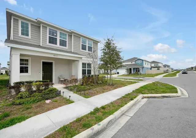 Photo 2 of Sale Pending at 4213 Winding Pines Dr, Apopka, FL 32712 | MLS# O6387929 | Listing updated on 2026-09-11