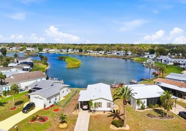 Photo 4 of Manufactured home for sale at 6085 Shearwater Dr, Englewood, FL 34224 | MLS# C7522905 | Listing updated on 2026-10-06