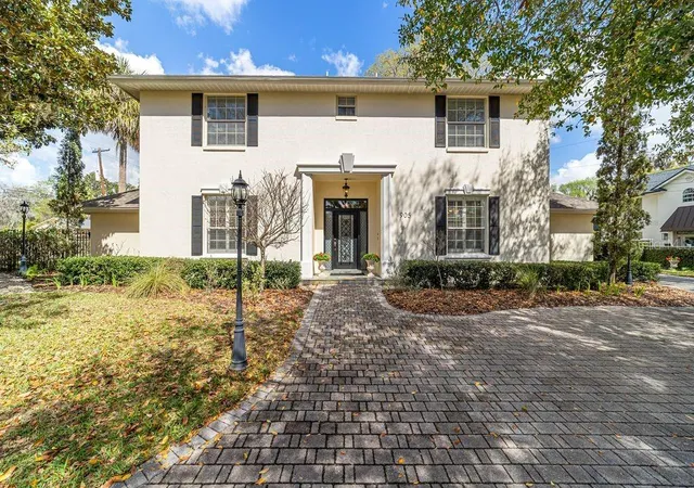 Photo 3 of Single family home for sale at 905 Se 12th Street, Ocala, FL 34471 | MLS# OM720321 | Listing updated on 2026-09-14