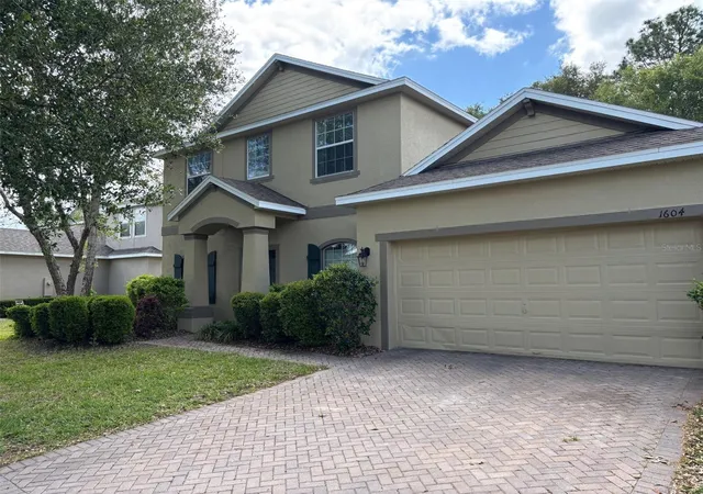 Photo 3 of Single family home for sale at 1604 Blue Grass Blvd, Deland, FL 32724 | MLS# V4947767 | Listing updated on 2026-10-06