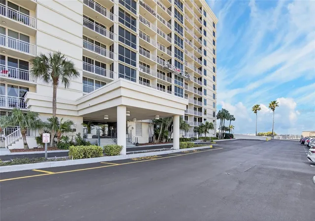 Photo 3 of Condo for sale at 100 Pierce St #703, Clearwater, FL 33756 | MLS# TB8484494 | Listing updated on 2026-09-13